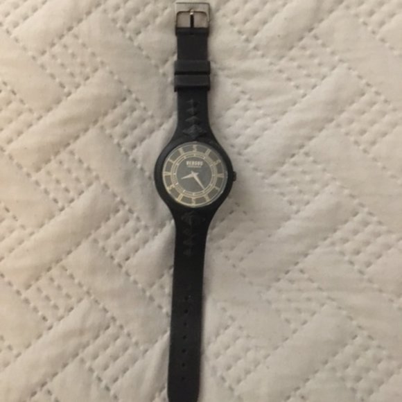 VERSACE VERSUS WATCH - MENS - BLACK SILICONE BAND - STAINLESS STEEL CASE - NEW! - Picture 2 of 7